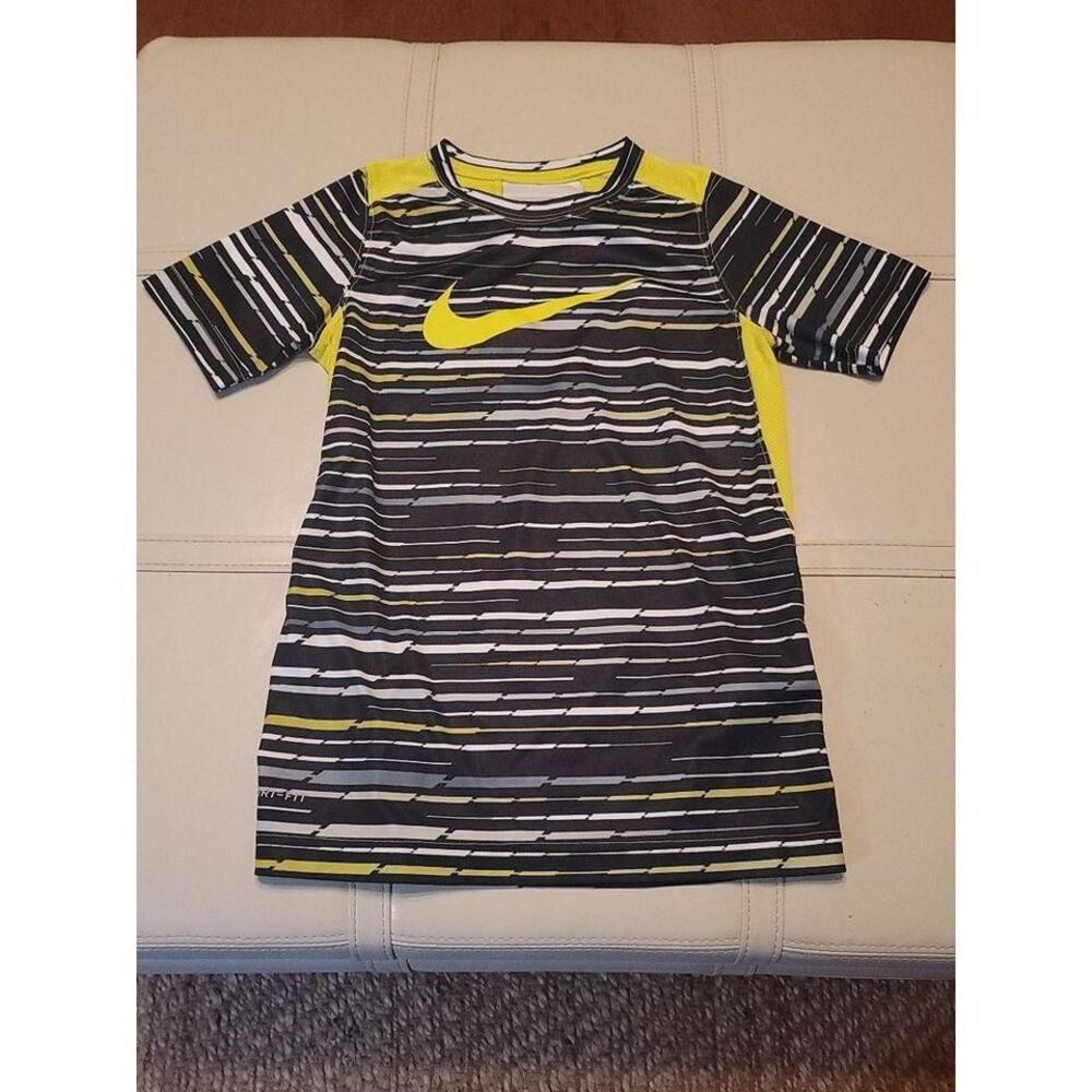 Nike Boys Dri Fit size small